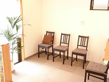 いとう整骨院 馬橋 待合室　様子